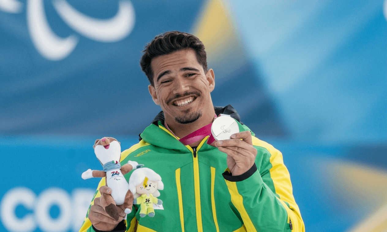 Histórico! Cristian Ribera conquista a 1ª medalha do Brasil em Paralimpíadas de Inverno
