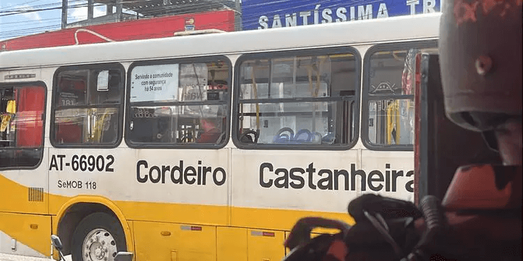 Homem faz motorista de ônibus refém durante tentativa de assalto em Belém