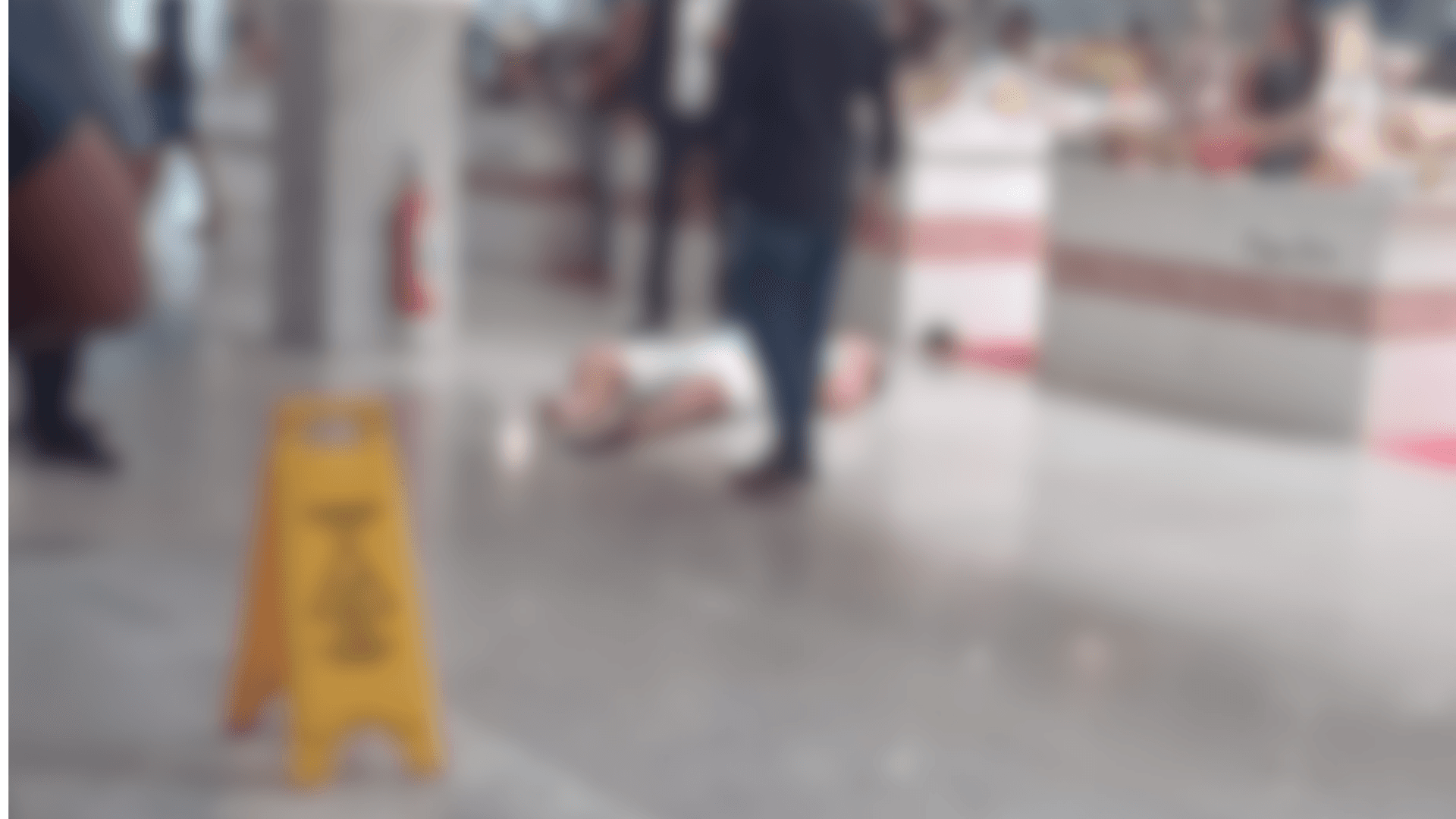 Homem sobrevive após queda em shopping na BR-316