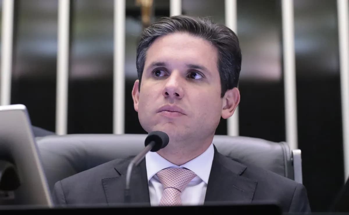 Hugo Motta critica ação de Glauber Braga e diz que não permitirá “regras rasgadas” na Câmara