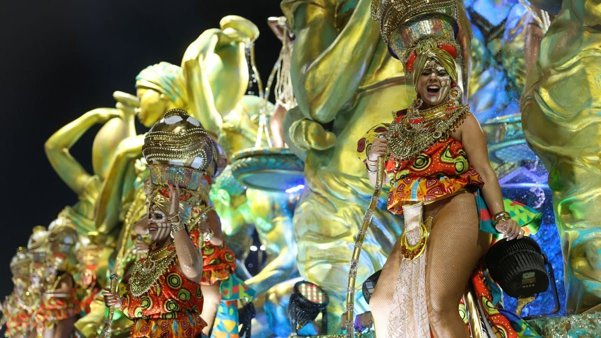 Imperatriz Leopoldinense homenageia Ney Matogrosso com enredo “Camaleônico” no Carnaval 2026