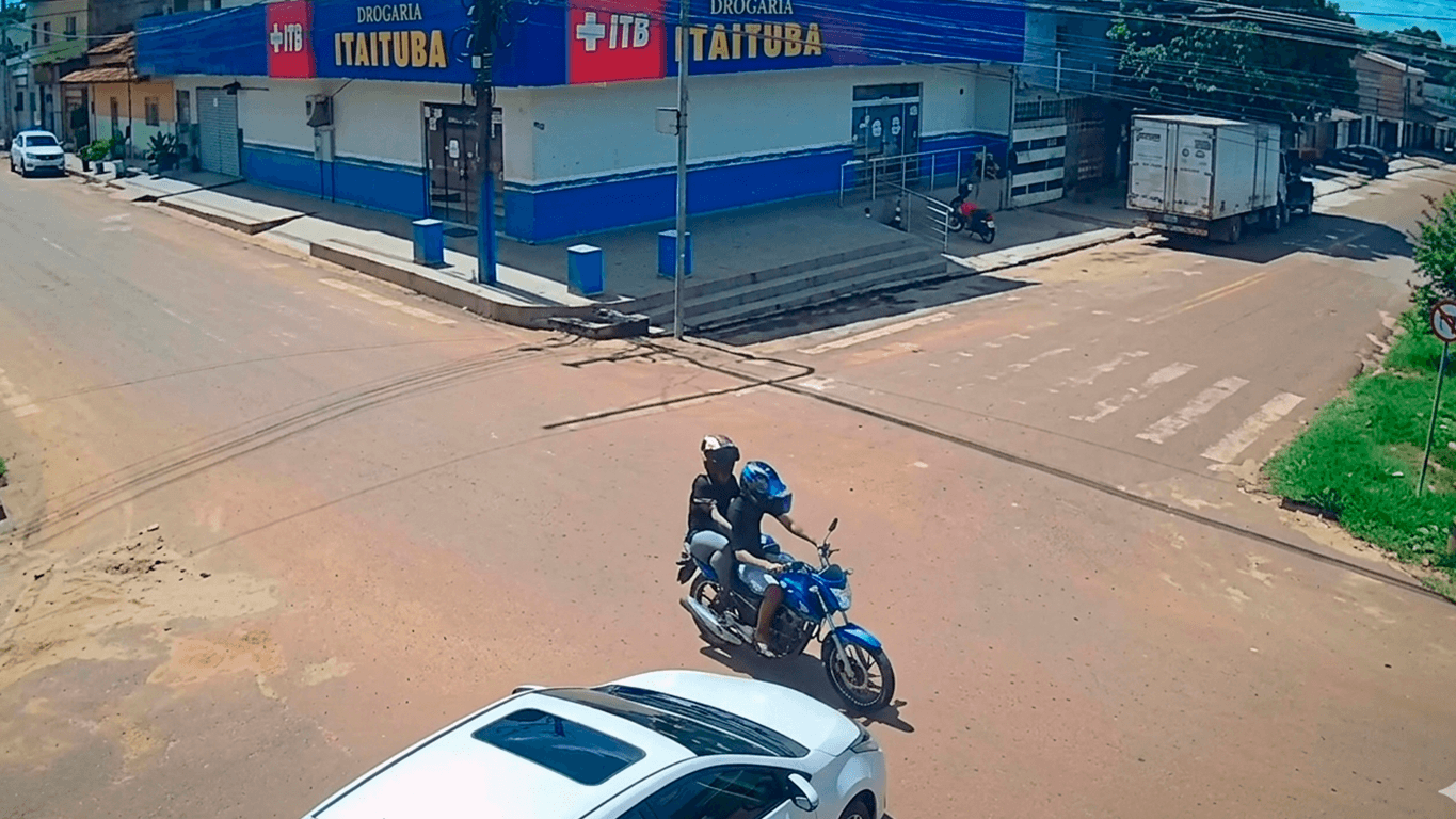 Jovem de 23 anos morre após colisão entre carro e motocicleta em Itaituba