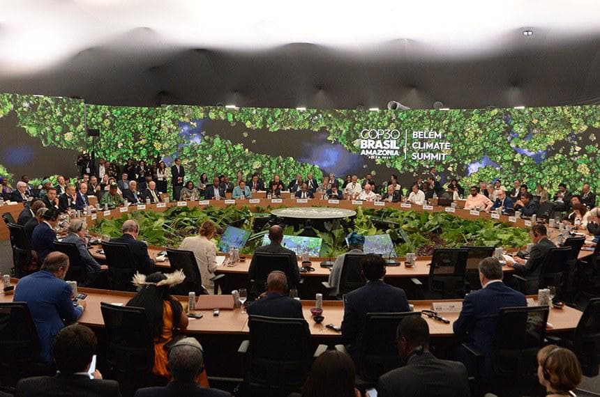 Justiça brasileira reforça agenda climática com lançamento de projetos e debates durante a COP30