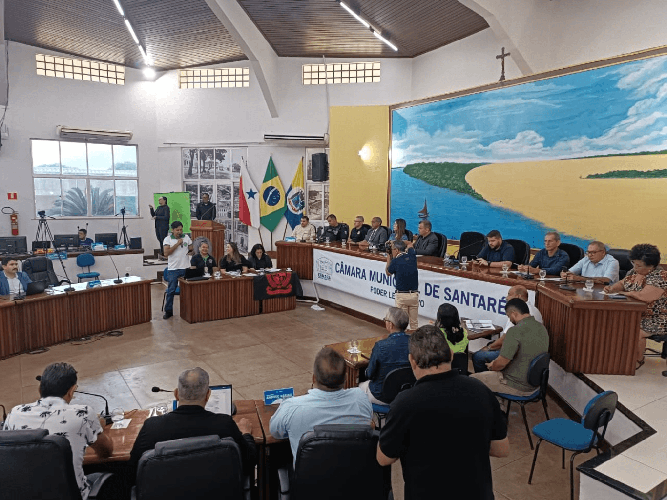Justiça determina que vereadores de Santarém tenham salários descontados caso não justifiquem faltas