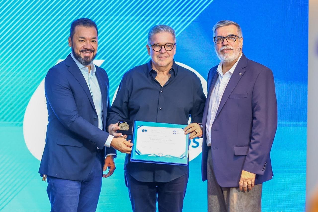 Lotus é homenageada pelo Conselho Federal e Regional de Administração