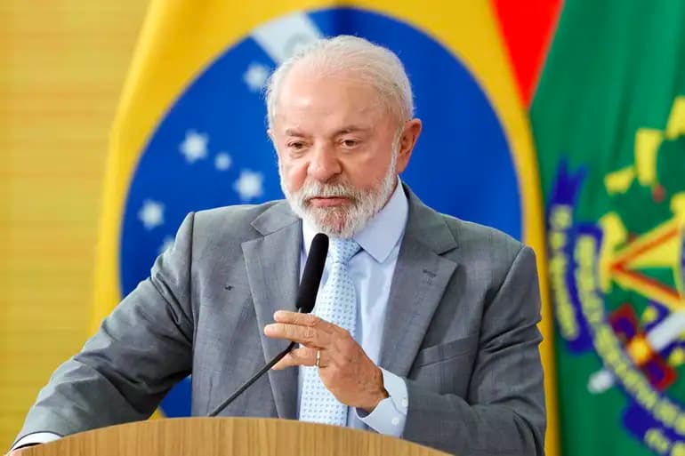Lula critica ameaças de Trump ao mundo e defende papa Leão XIV
