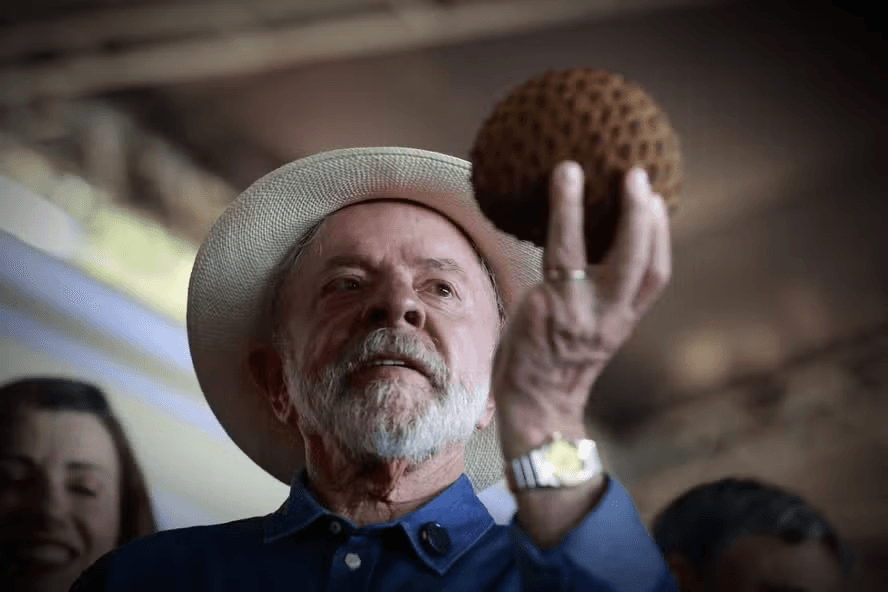 Lula diz que dará maracujá e jabuticaba de presente para acalmar Trump