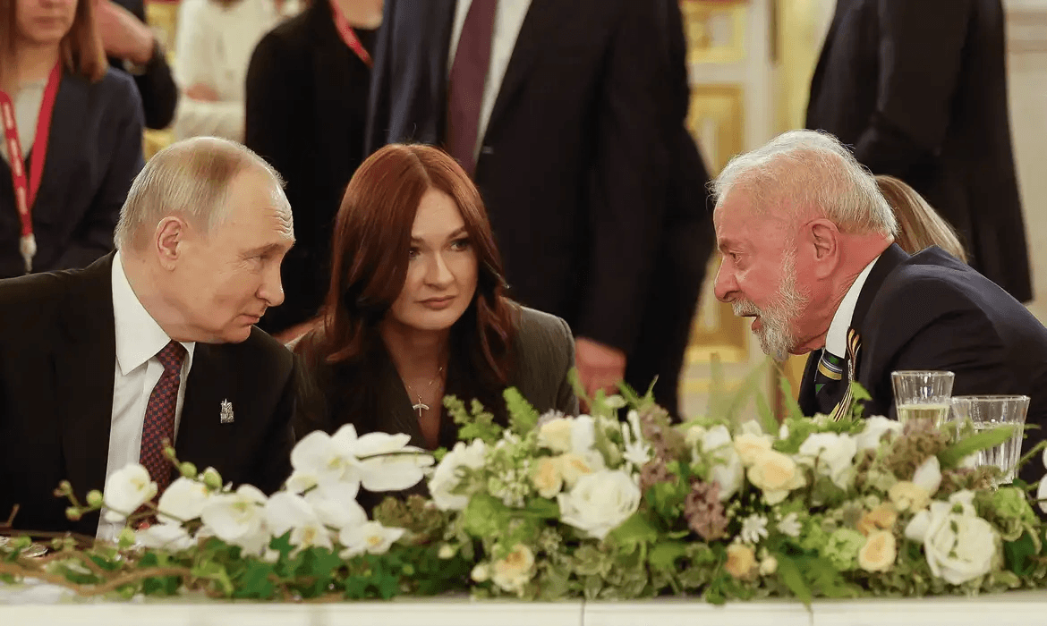 Lula e Putin conversam por telefone e presidente russo afirma que reunião com Trump ‘foi positiva’