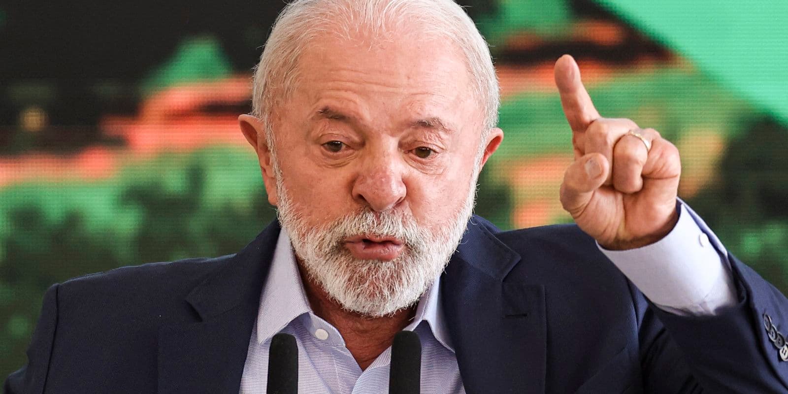 Lula telefona para Xi Jinping e conversam sobre ampliação de comércio
