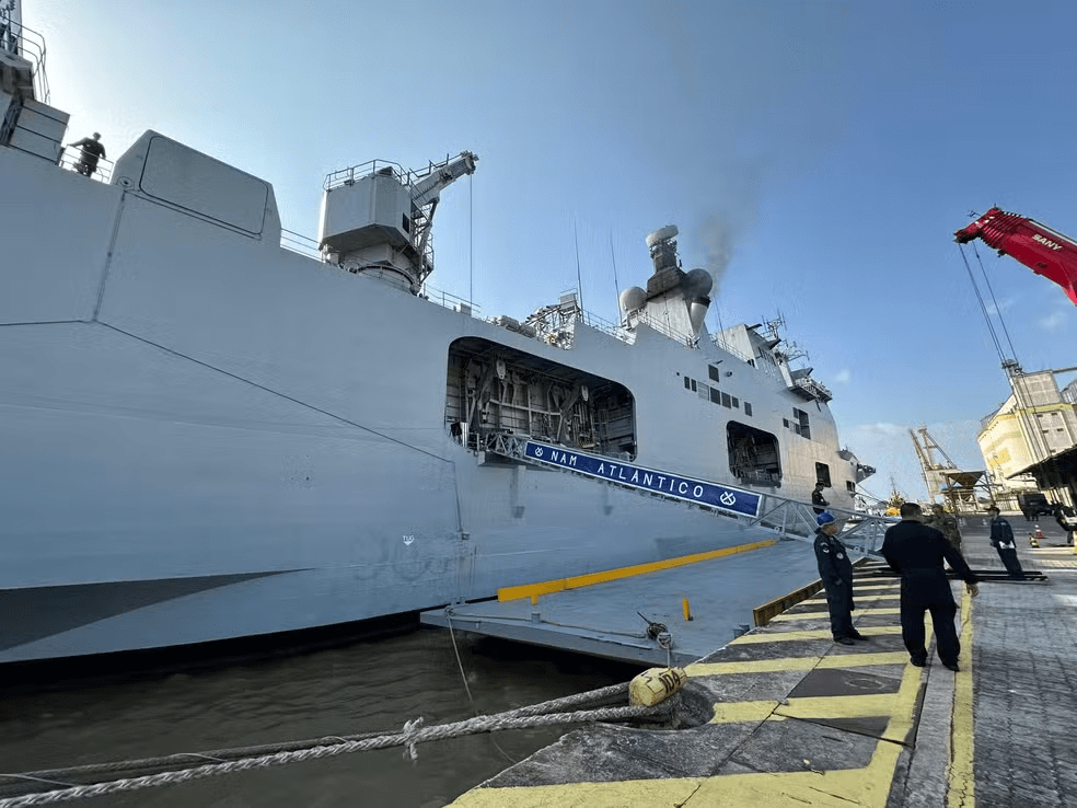 Maior navio de guerra da América Latina atraca em Belém para Operação Atlas e preparativos da COP30