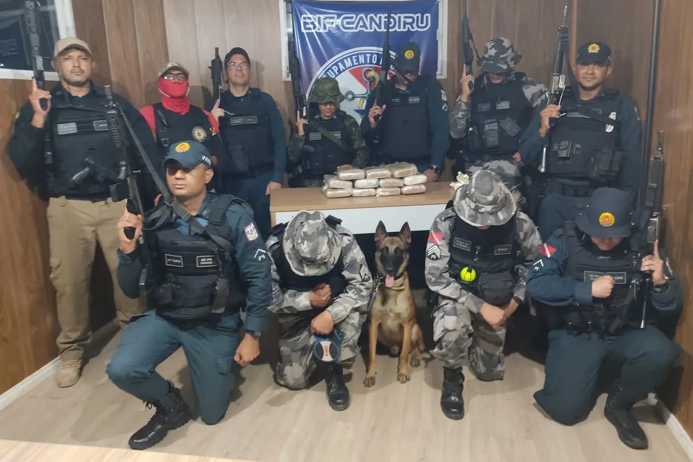 Mais de 12 quilos de maconha são apreendidos em embarcação no estreito de Óbidos