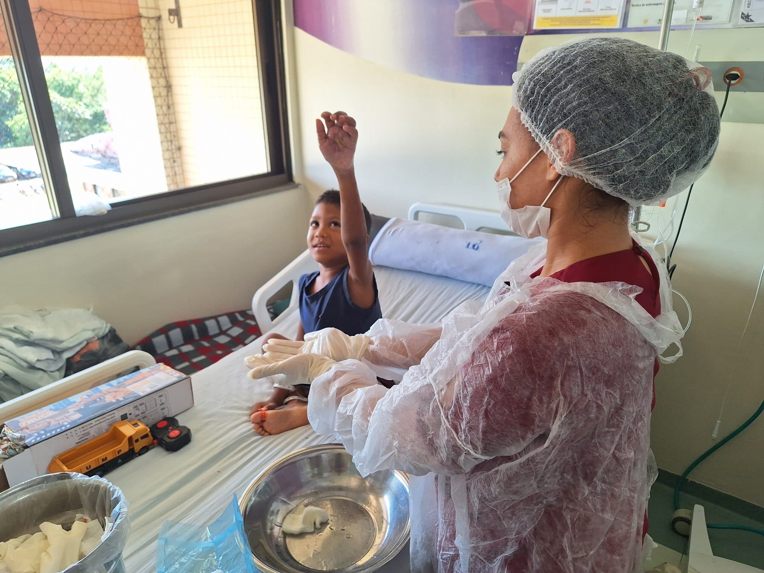 Menino de 5 anos picado por jararaca em Novo Progresso recebe alta após passar mais de um mês internado