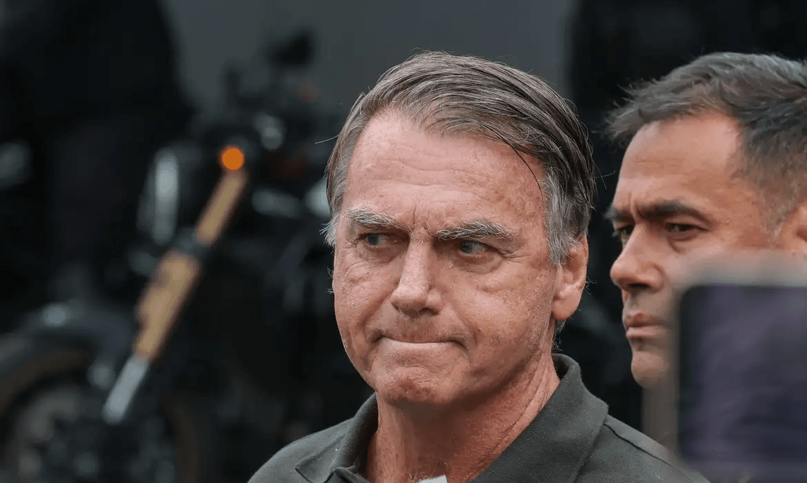 Moraes determina transferência de Bolsonaro para 'Papudinha'