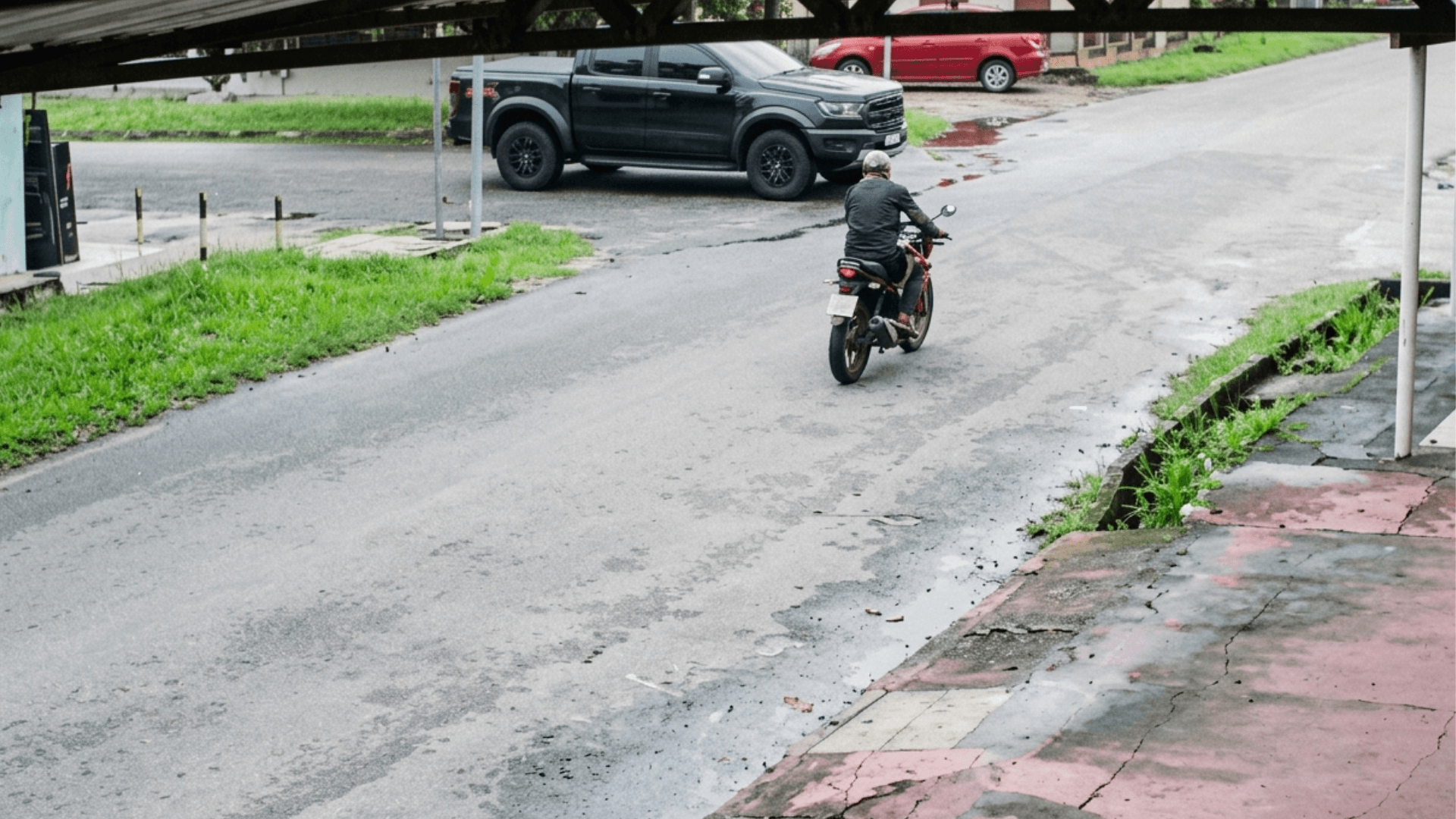 Motociclista morre após ser atingido por caminhonete em cruzamento de avenida no Marajó