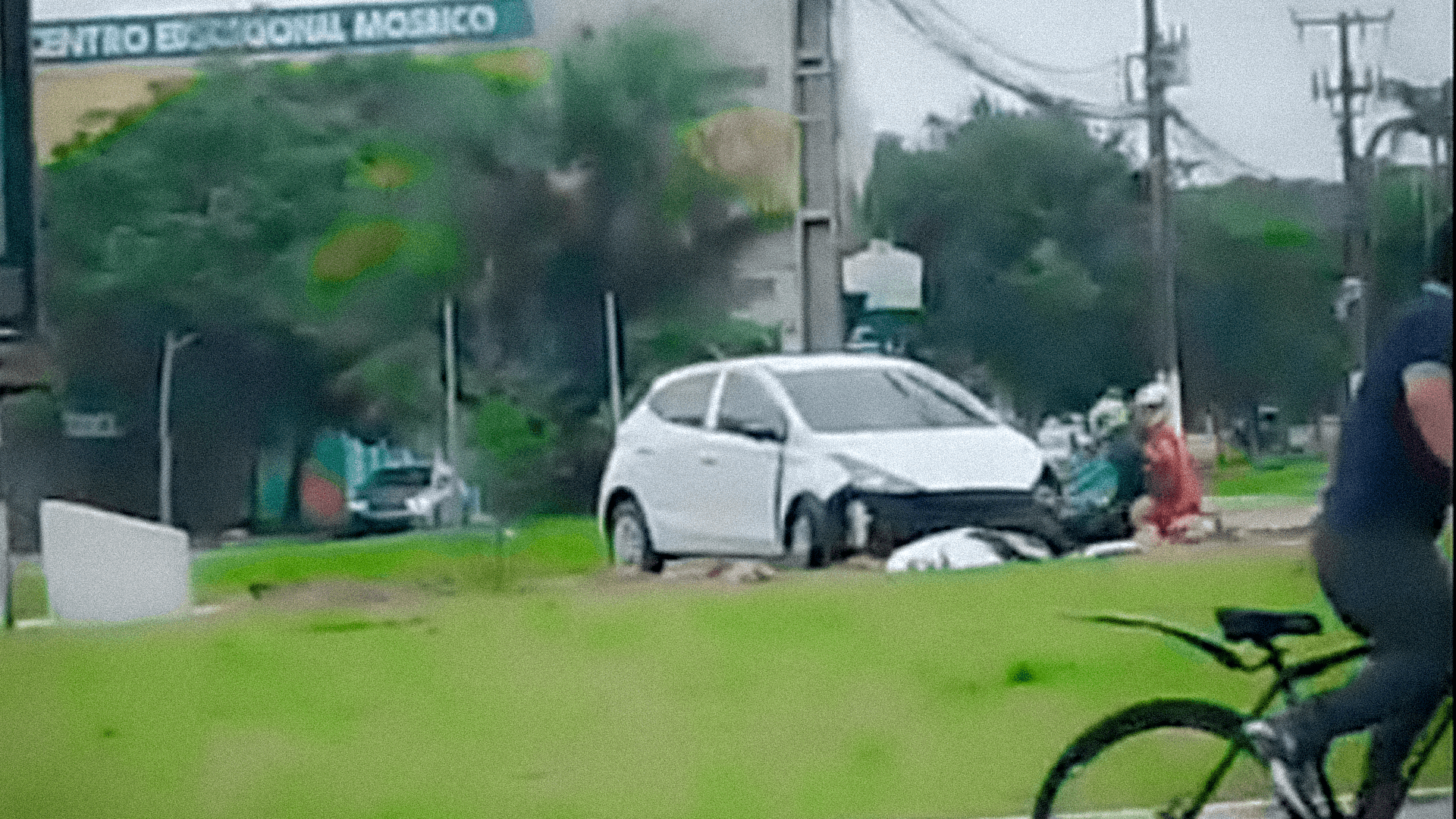 Motorista perde controle do veículo e se envolve em acidente na avenida Júlio César, em Belém