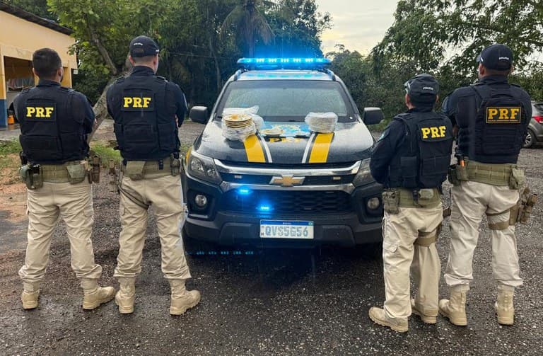 Mulher é presa com cocaína disfarçada em pratos durante fiscalização da PRF em Capanema