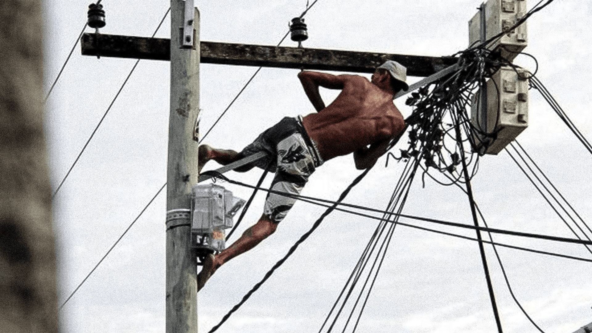 Na gambiarra da sobrevivência, Belém convive com tragédias ligadas a 'gatos' de energia e prejuízos bilionários no setor elétrico