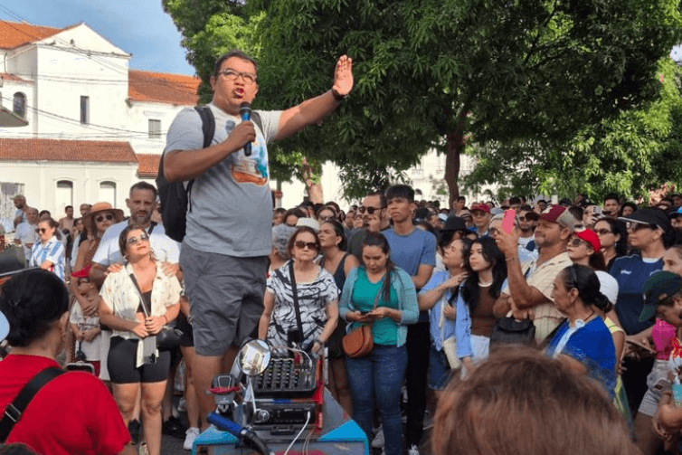 Na véspera do aniversário de Belém, aula pública sobre a Cabanagem leva multidão ao centro histórico