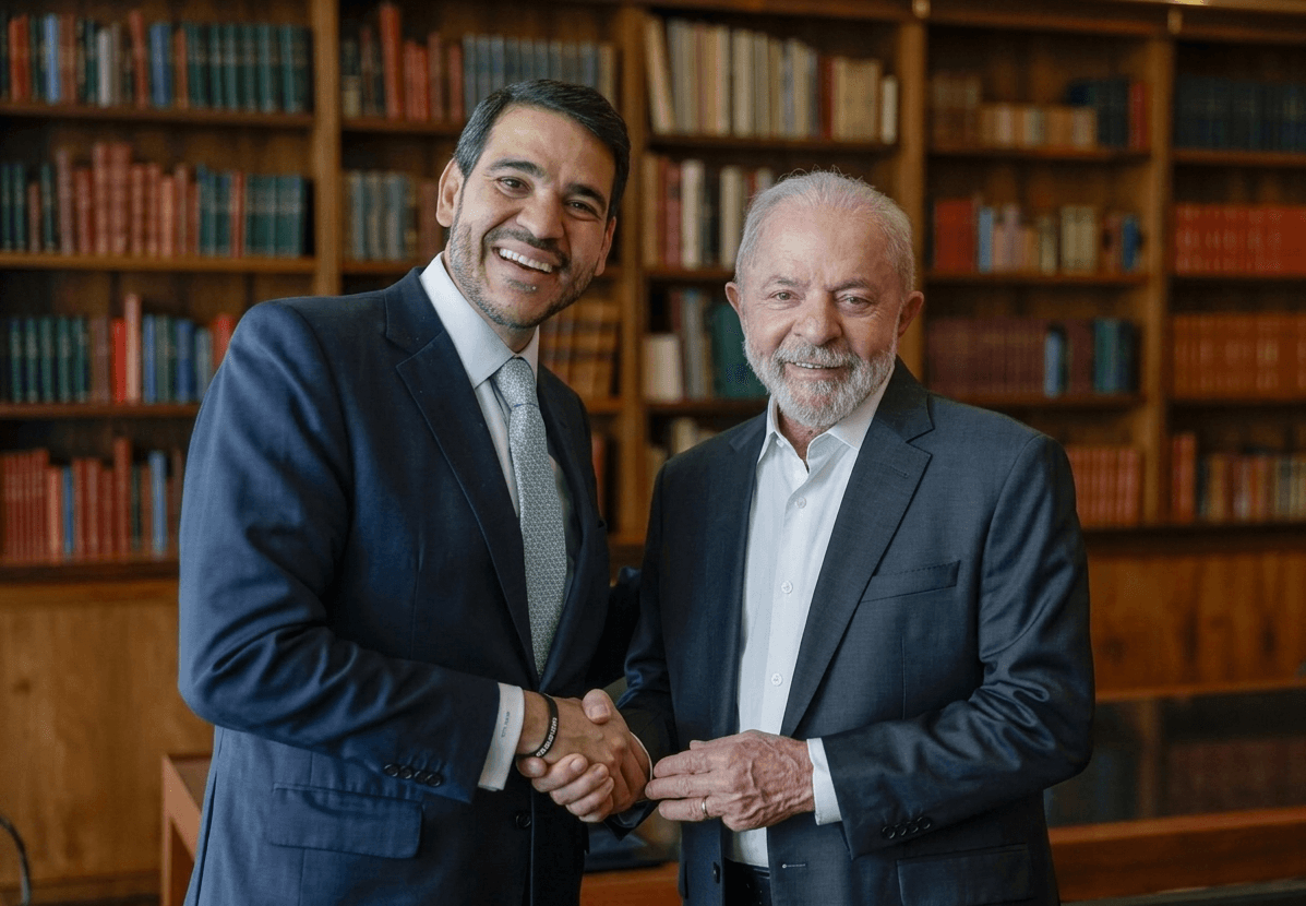 No Alvorada, Lula recebe Jorge Messias e traça estratégia após derrota histórica no Congresso