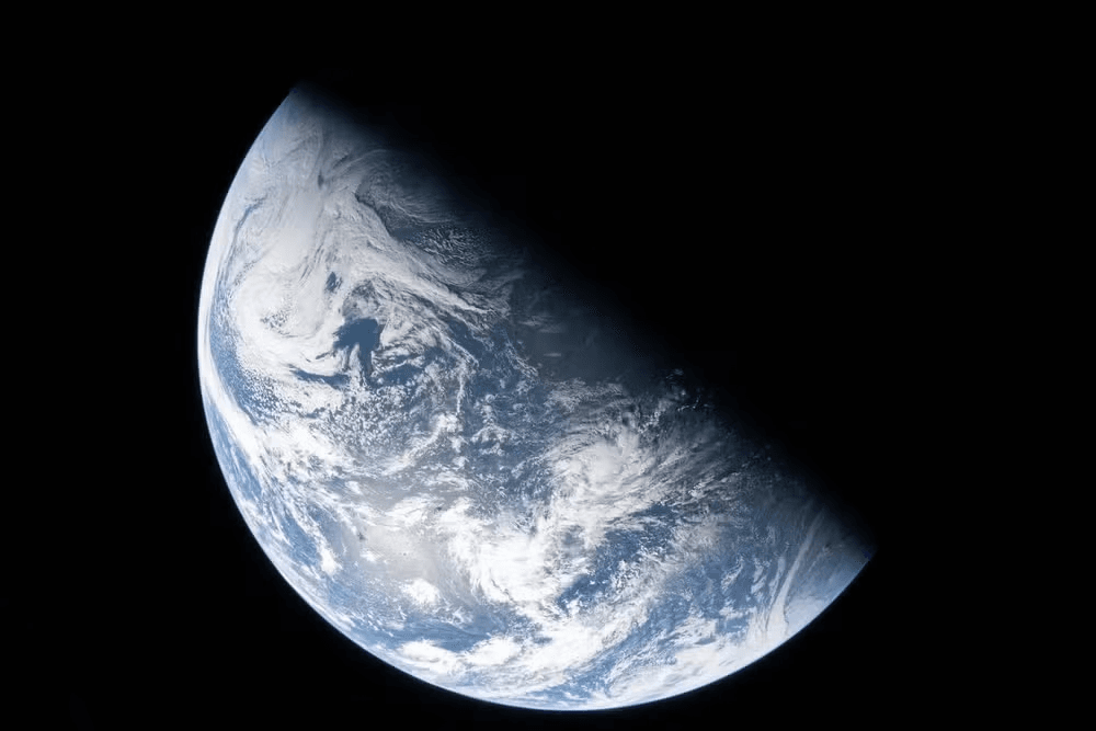 'Olá, mundo': Nasa divulga primeiras imagens feitas pelos astronautas da Missão Artemis II