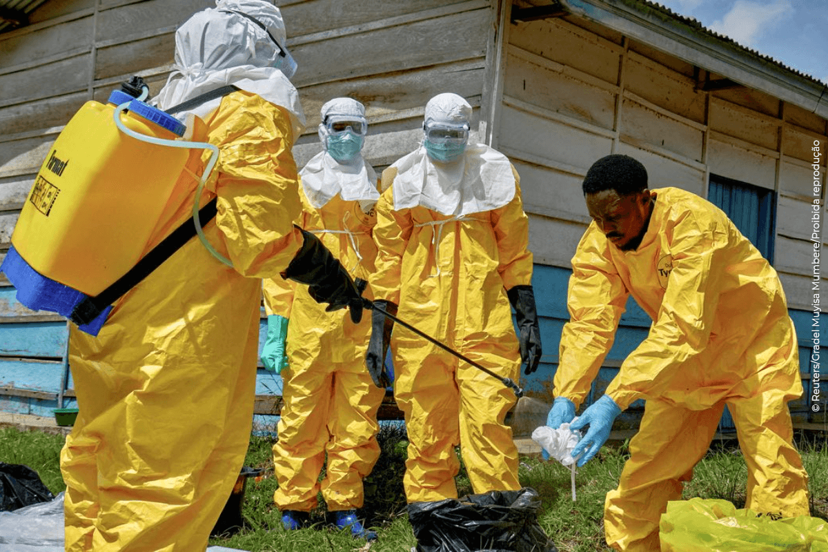 OMS declara emergência internacional por surto de Ebola na RDC e em Uganda; risco para o Brasil segue baixo