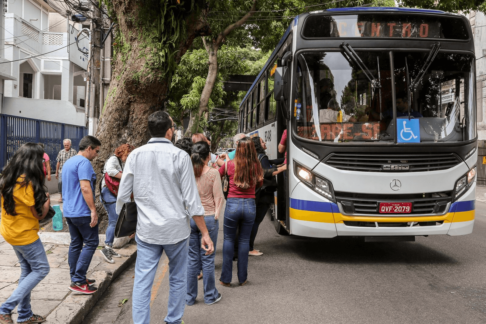 Ônibus de Belém têm 1.500 reclamações por mês, enquanto serviço piora, frota envelhece e cresce pressão por gratuidade