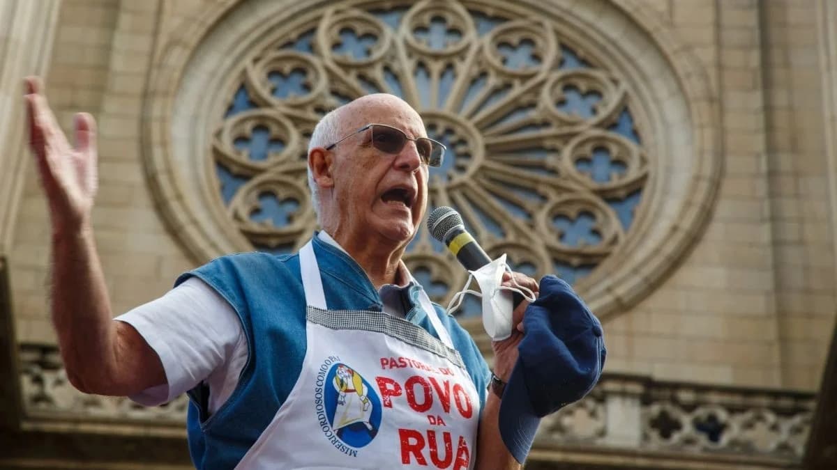 Padre Júlio Lancellotti deixa de transmitir missas ao vivo e de postar nas redes após ordem da Arquidiocese de SP