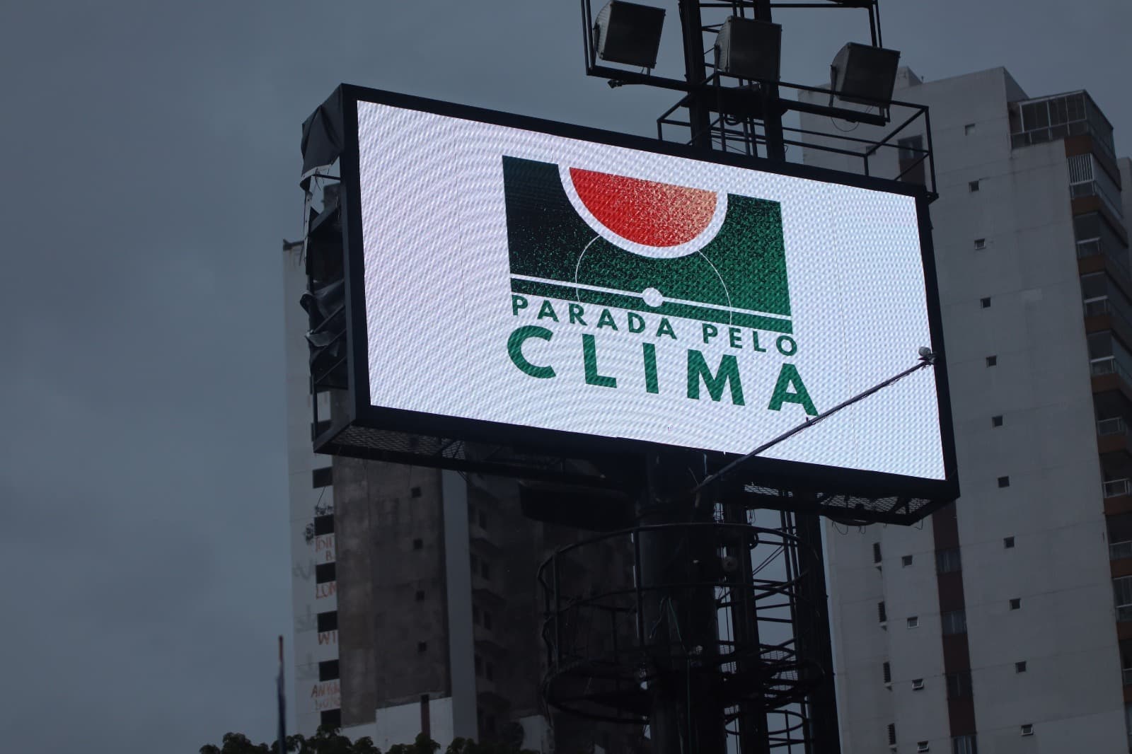 Parazão 2026: Parada pelo Clima foca em descarte de lixo e reciclagem na 4ª rodada