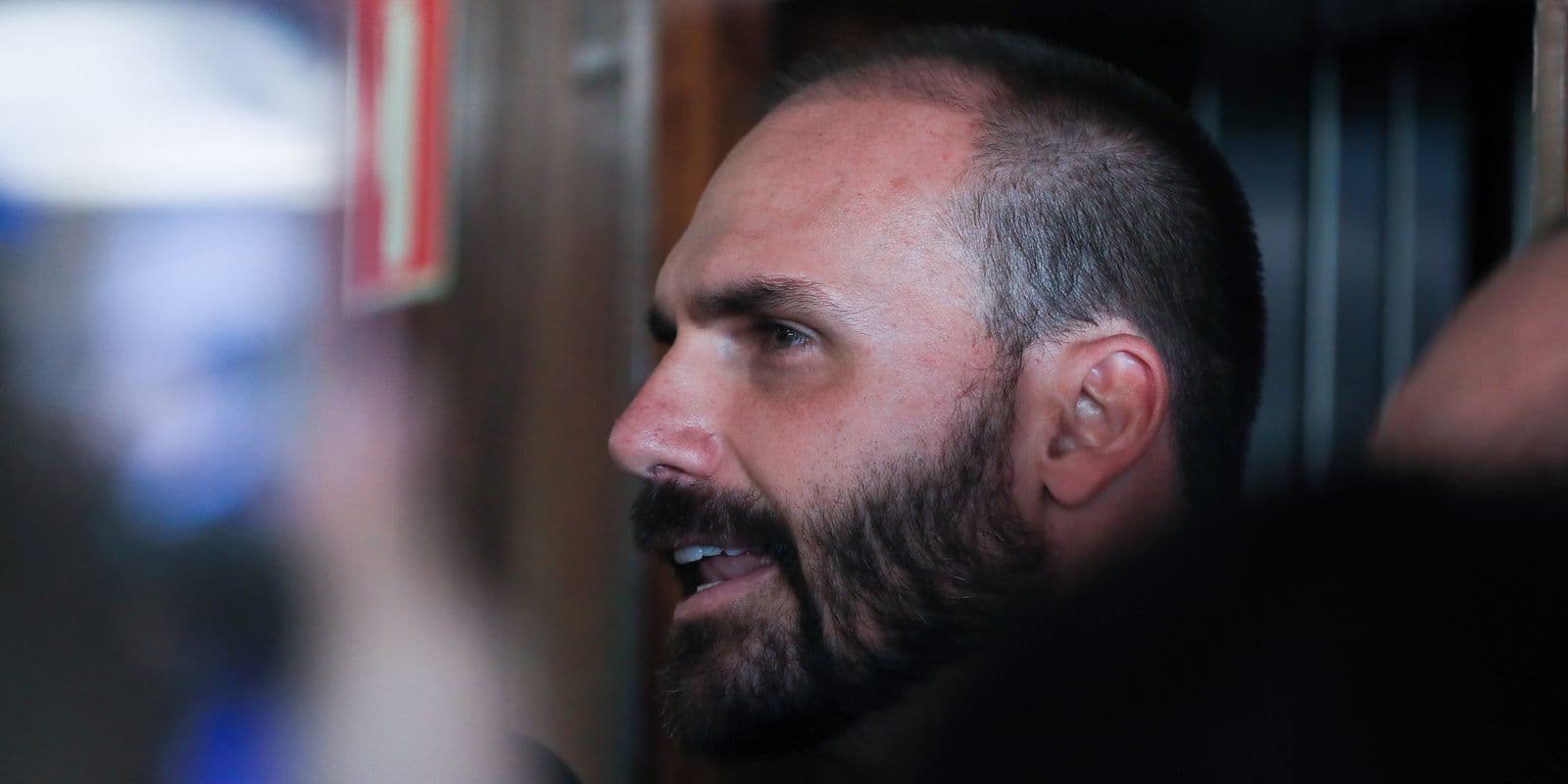 PF indicia Bolsonaro e Eduardo em inquérito sobre sanções dos EUA