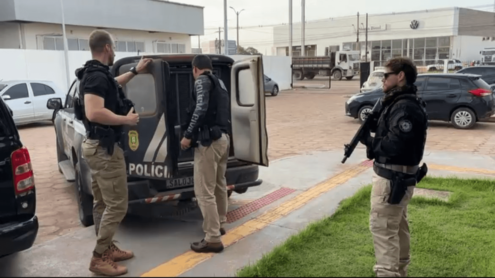 Polícia Civil cumpre sete mandados contra grupo que aplicava golpes em vendas online de carros