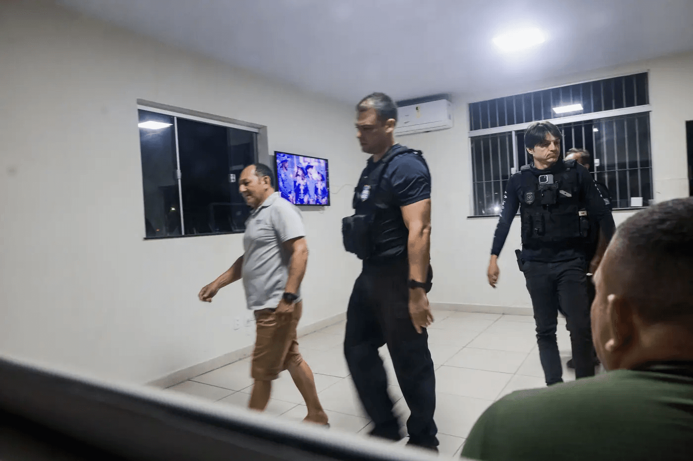 Polícia Civil prende comandante de embarcação que colidiu em obras da nova ponte de Outeiro