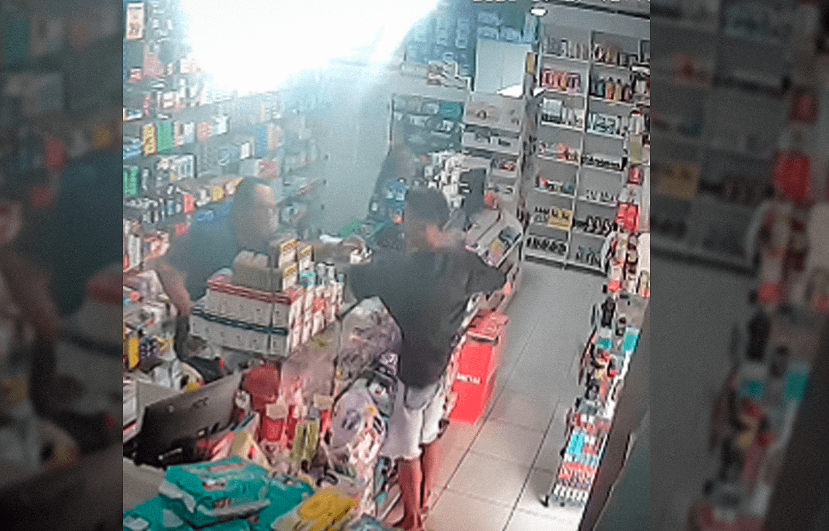 VÍDEO: Policial militar reformado morre após ser baleado em farmácia no Curuçambá