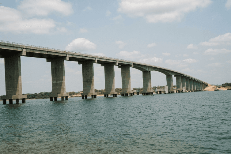 Ponte sobre o Rio Araguaia, entre Pará e Tocantins, é bloqueada sem previsão de liberação
