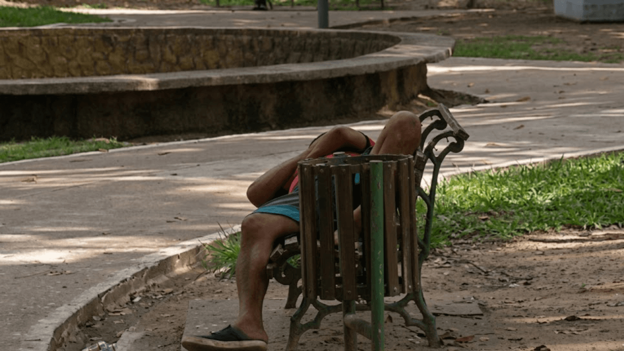 População em situação de rua cresce em Belém e déficit de acolhimento leva caso à Justiça