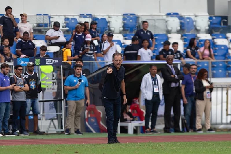 'Precisava da primeira vitória', diz Condé ao celebrar goleada do Remo em cima do Bahia