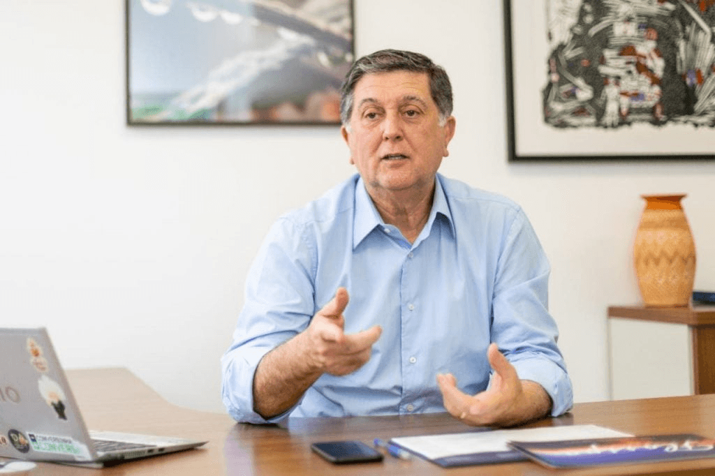 Prefeito de Florianópolis faz controle da entrada de pessoas sem emprego na cidade