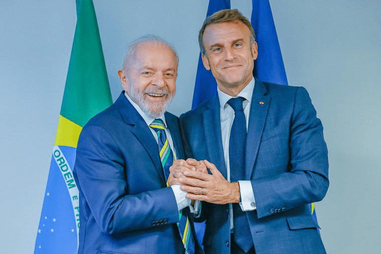 Presidente da França, Emmanuel Macron, confirma presença na COP30 em telefonema com Lula