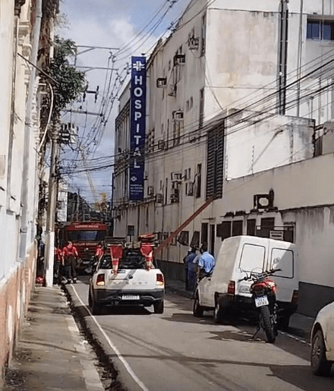 Princípio de incêndio no Hospital da Ordem Terceira mobiliza bombeiros em Belém