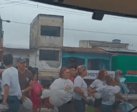 Protesto na rodovia do Tapanã deixa o trânsito parado nesta sexta, 20