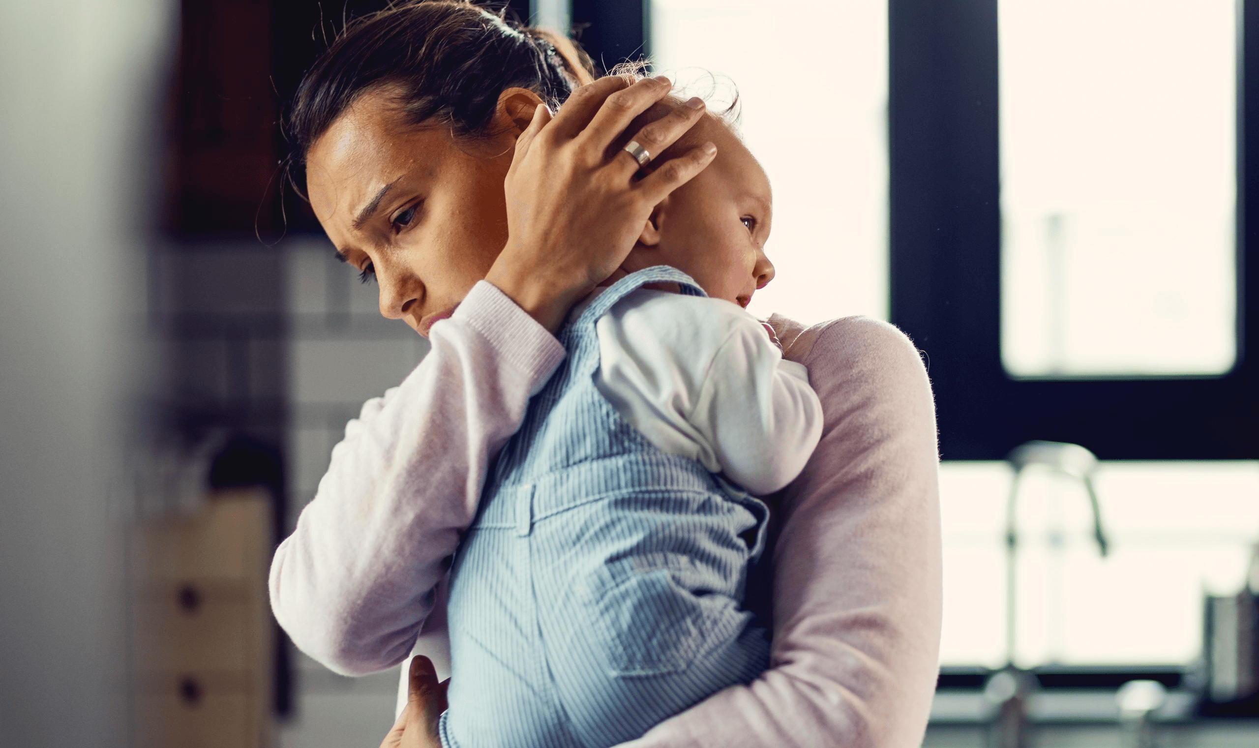Quem cuida da mãe? Depressão pós-parto atinge 1 em cada 4 mulheres