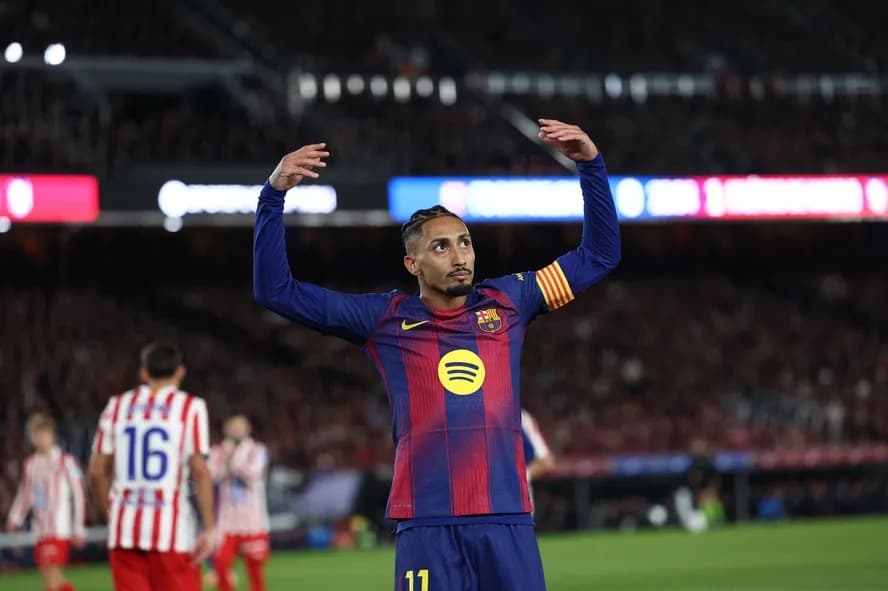 Raphinha pode voltar no próximo jogo do Barcelona e vira alívio para seleção brasileira em meio a lesões