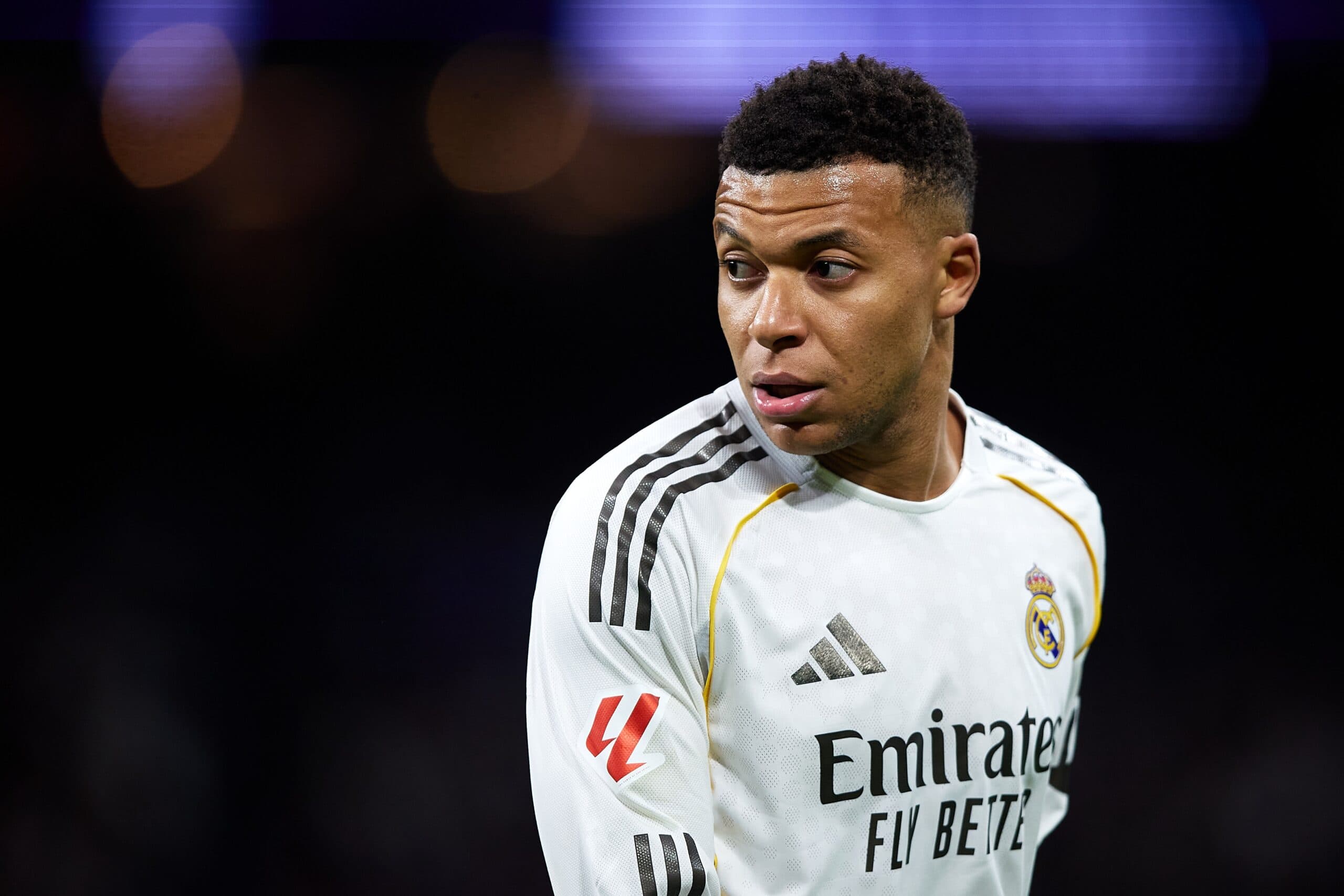 Real Madrid teme perder Mbappé até o fim da temporada; risco de lesão grave trava retorno
