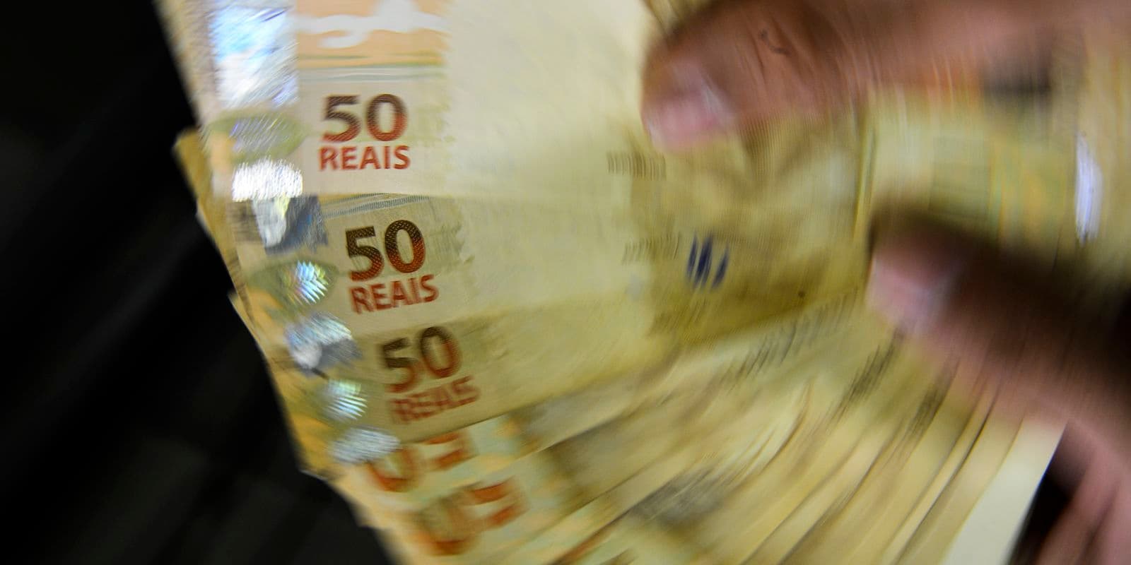 Receita paga lote da malha fina do Imposto de Renda de março