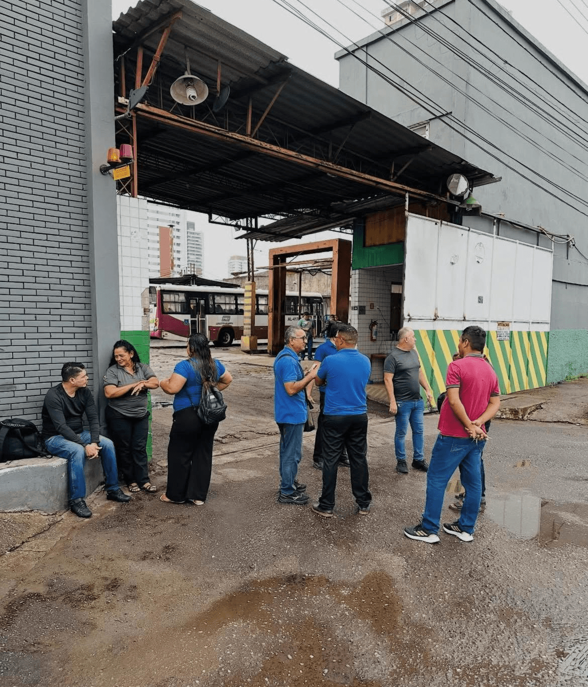 Rodoviários da empresa Monte Cristo paralisam atividades nesta segunda, 02