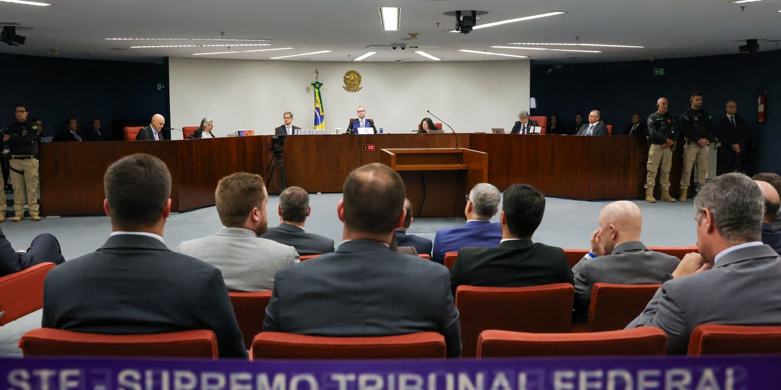 Saiba como foram os dois votos pela condenação de Bolsonaro no STF