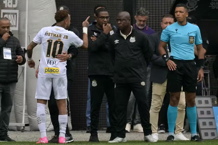 Santos pede anulação de derrota para o Coritiba por substituição errada de Neymar