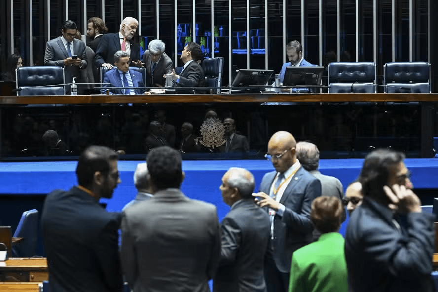 Senado aprova aposentadoria especial para agentes de saúde; Governo vê impacto de R$ 100 bi em 10 anos