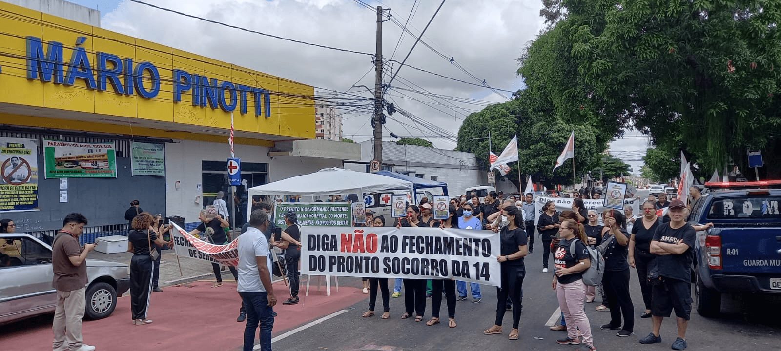 Servidores da Saúde protestam contra o fechamento do Pronto-Socorro da 14 de Março em Belém