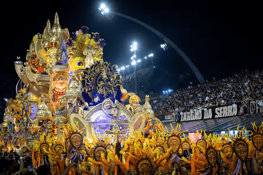 Sete escola de samba desfilam hoje pelo grupo especial do Carnaval de SP