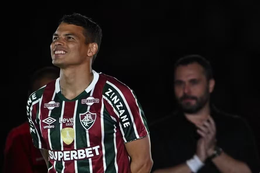Thiago Silva comunica saída ao presidente do Fluminense; decisão é irreversível. Saiba bastidores